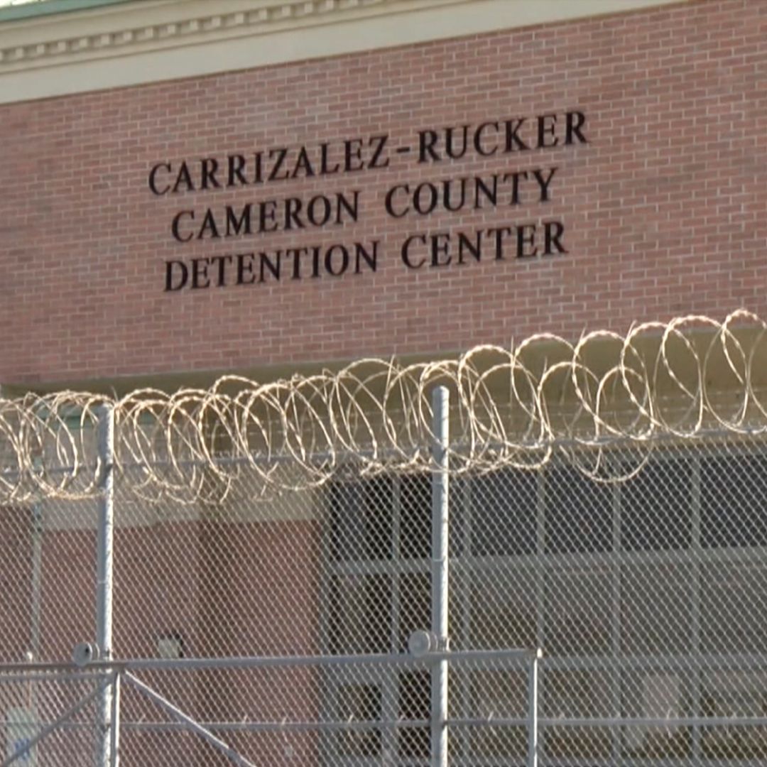 Liberan a Agente de ICE Detenido en Valle Texas Acusado de Disparar Contra un Hombre